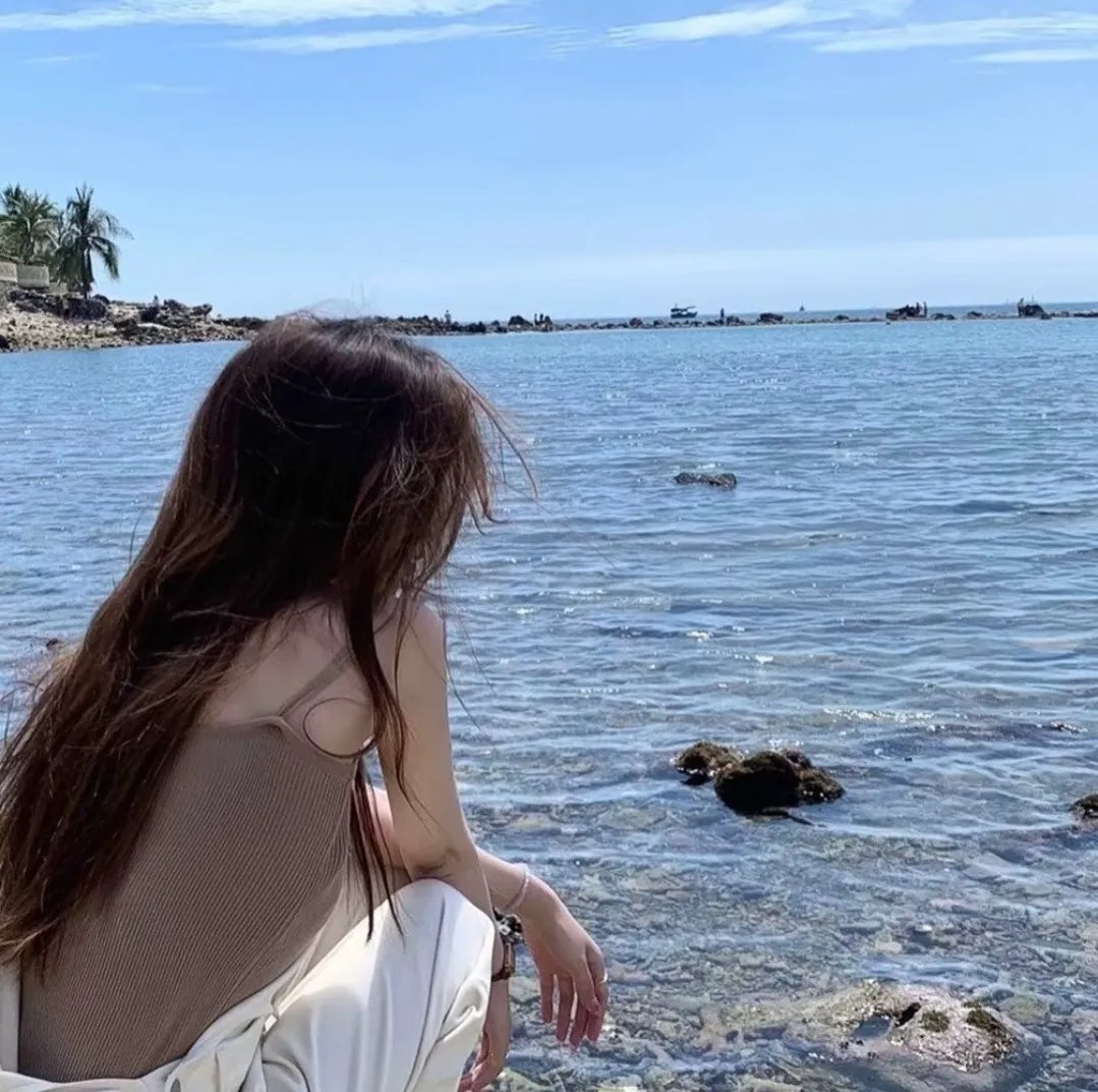 白色的女人